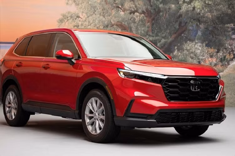 Hiện giá bán của Honda CR-V e:PHEV 2023 tại thị trường Trung Quốc chưa được công bố. Trong khi đó, phiên bản máy xăng và hybrid của Honda CR-V 2023 có giá dao động từ 185.900 - 249.900 Nhân dân tệ (khoảng 637 - 857 triệu đồng).