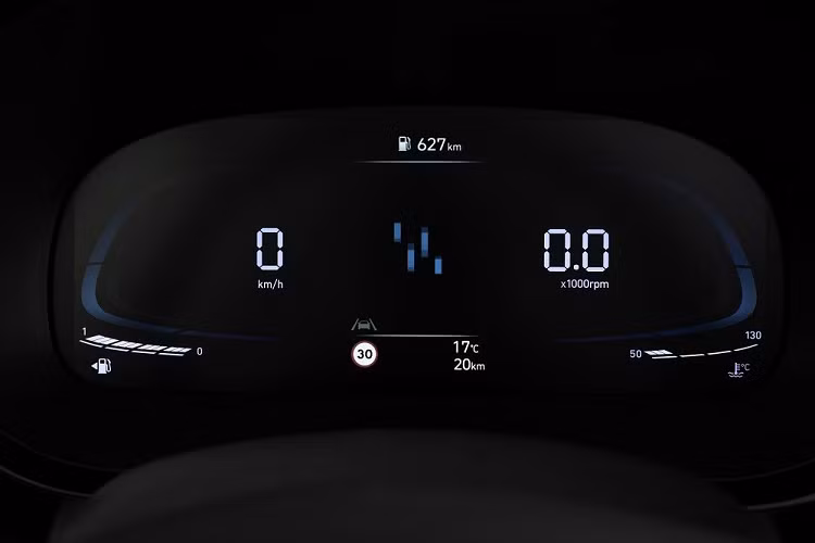 Thêm vào đó là tính năng hỗ trợ giữ làn đường, cảnh báo còn hành khách trên hàng ghế sau và camera lùi. Hiện hãng Hyundai chưa công bố thông số động cơ của i10 mới dành cho thị trường châu Âu. Tuy nhiên, nhiều khả năng xe sẽ giữ nguyên động cơ như cũ.