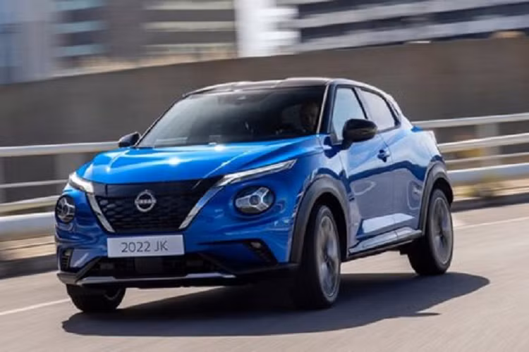 Theo Carscoops, 3 mẫu xe điện sắp ra mắt của Nissan sẽ được trang bị một loại pin công nghệ mới, hứa hẹn mang lại “mật độ và hiệu suất năng lượng tốt hơn với chi phí thấp hơn” cùng với tốc độ sạc nhanh lên đến 400 kW.