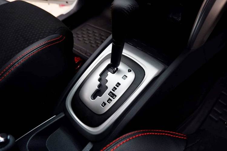 Tại thị trường Indonesia, giá xe Daihatsu Terios 2023 cho 10 bản trang bị với mức bán dao động từ 236,5 - 303,25 triệu Rupiah (khoảng 373 - 479 triệu đồng), tăng nhẹ so với trước. Sau mẫu xe này, dự kiến sẽ đến Toyota Rush được bổ sung phiên bản mới ở thị trường Indonesia.