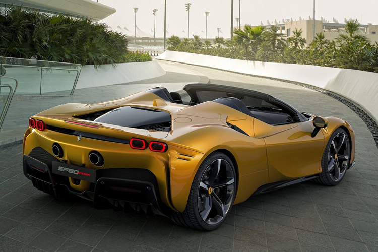 Biện pháp thu hồi: Công ty TNHH Thương mại Quốc tế Ô tô Ferrari (Thượng Hải) sẽ thay thế miễn phí ống dẫn dầu của hệ thống bôi trơn tăng áp cho các xe nằm trong phạm vi thu hồi để loại bỏ các mối nguy hiểm về an toàn.