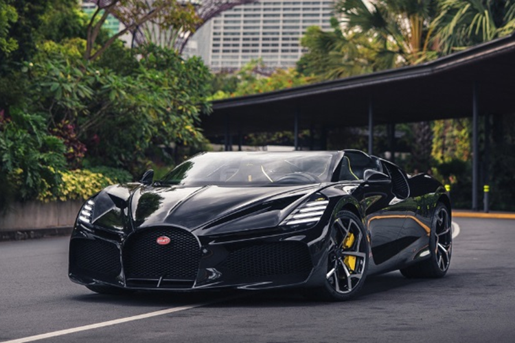 Để sản xuất ra một chiếc siêu xe thương hiệu Bugatti, những bậc thầy thợ thủ công phải đảm bảo rằng mọi thiết kế và sản xuất đều được hoàn thiện với sự cống hiến hết mình cho tính thẩm mỹ.