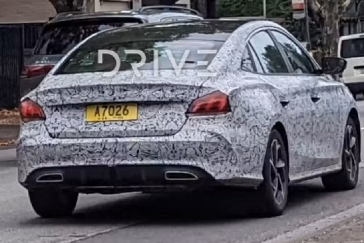 Không rõ tại Úc xe sẽ được phân phối mấy phiên bản, tuy nhiên, tại quê nhà Trung Quốc, xe được bán ra với 3 phiên bản. Ở phiên bản cao cấp, giá xe MG5 2023 gần 30.000 USD (khoảng 710 triệu đồng). Cung cấp sức mạnh cho biến thể này là khối động cơ tăng áp 1,5 lít có công suất 172 mã lực và mô-men xoắn 275 Nm.