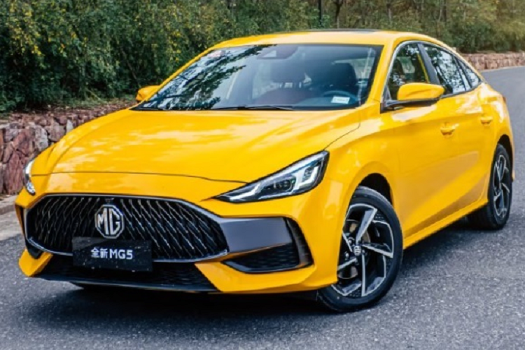 Gần đây, MG5 2023 mới thường xuyên bị bắt gặp trên đường chạy thử. Dù chưa được tiết lộ giá bán và trang bị nhưng mẫu xe này vẫn thu hút khá nhiều sự quan tâm của người dùng.