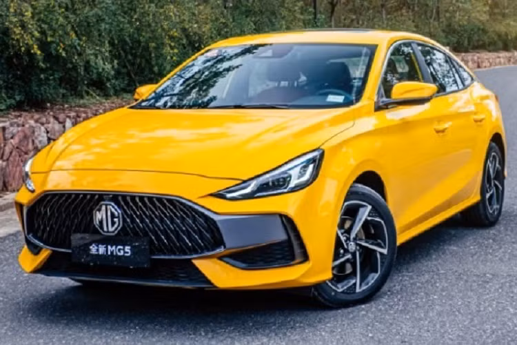 MG5 2023 lo anh chay thu, nang cap hang loat trang bi hien dai