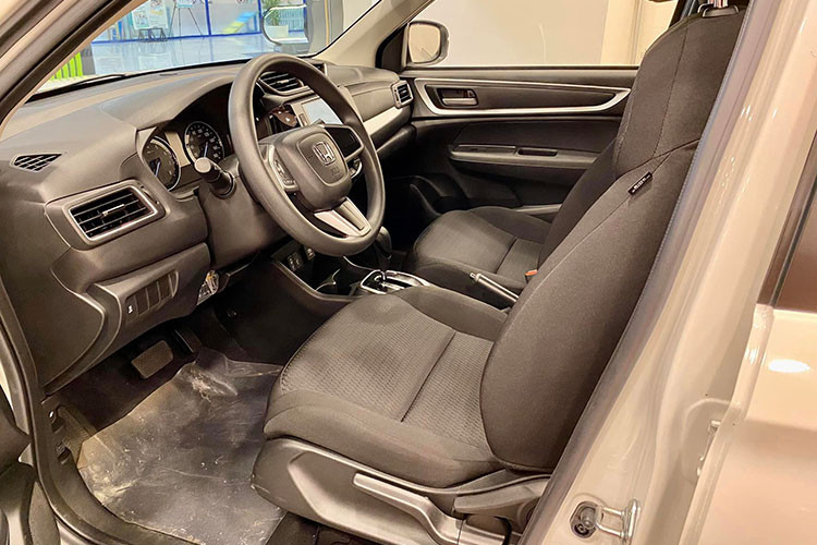 Về trang bị an toàn, BR-V 2023 tại Việt Nam sẽ được trang bị gói an toàn Honda Sensing như các mẫu xe phân khúc cao cấp của hãng, bao gồm các tính năng như: Phanh giảm thiểu va chạm (CMBS)...