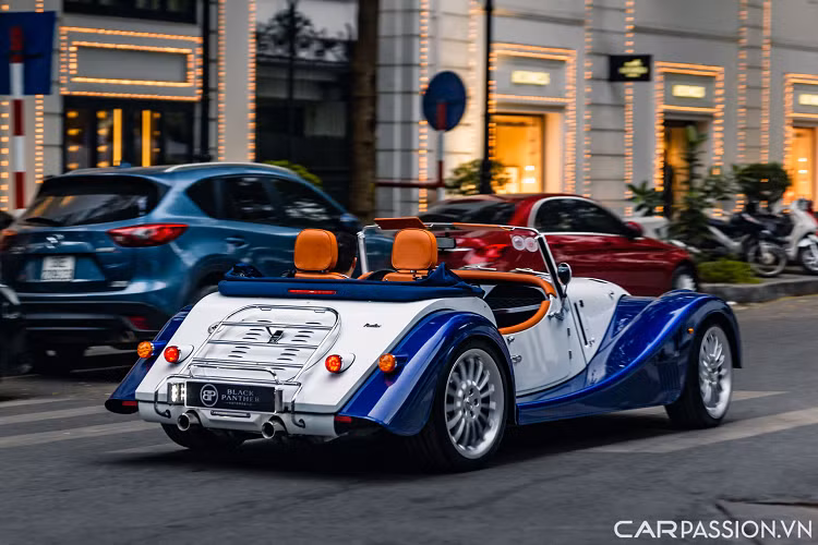 Một chiếc Mercedes – Maybach khác cũng xuất hiện nhưng là mẫu SUV GLS 600 có giá hơn 11 tỷ đồng.