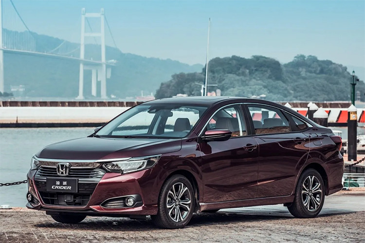 GAC Honda đã chính thức trình làng chiếc xe Lingpai 2024 mới, hay còn có tên nước ngoài Crider. So với bản trước, Honda Crider 2024 mới có nhiều thay đổi ở ngoại hình cũng như bên trong khoang lái và tất nhiên, sức mạnh của động cơ cũng được nâng cấp đáng kể.
