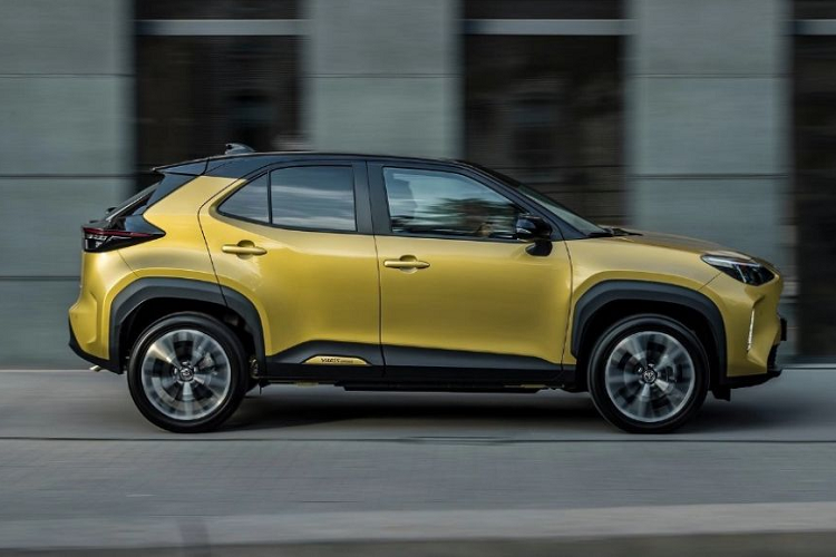 Bên cạnh đó, nhiều khả năng, Toyota Yaris Cross tại Đông Nam Á sẽ có 2 tùy chọn động cơ bao gồm: máy xăng 1.5L đi kèm hộp số tự động vô cấp CVT, dẫn động cầu trước và máy 1.5L hybrid e-Smart.