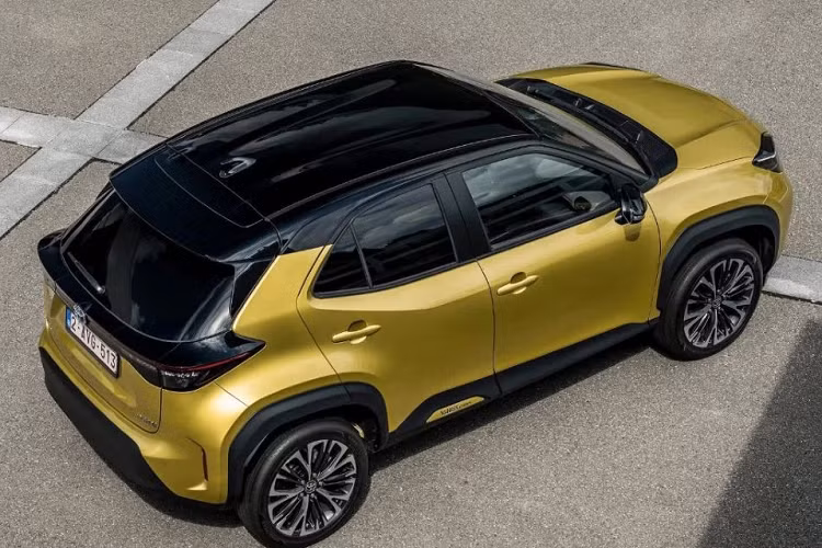 Xe dự kiến sẽ phát triển dựa trên cơ sở gầm bệ Daihatsu New Global Architecture (DNGA). Nó cũng chính là nền tảng hiện đang được dùng cho Toyota Vios 2023 mới ra mắt tại Thái Lan cũng như Toyota Veloz.