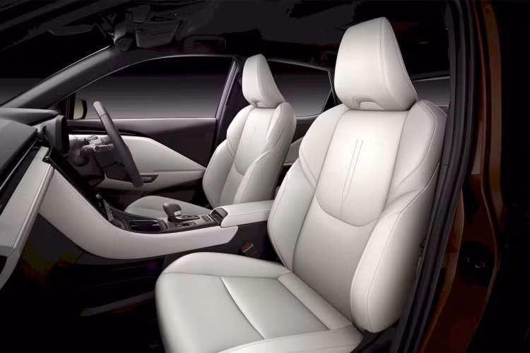 Tất cả các phiên bản LBX đều dùng chung một hệ thống truyền động hybrid với động cơ xăng 3 xy-lanh 1.5L và các mô-tơ điện, cùng với hộp số e-CVT và bộ pin NiMH. Ở trạng thái tiêu chuẩn, xe có 2 mô-tơ điện đặt tại cầu trước. Các bản Takumi và Takumi Design có thêm một mô-tơ điện nữa ở cầu sau, tạo nên hệ dẫn động 4 bánh E-Four AWD.