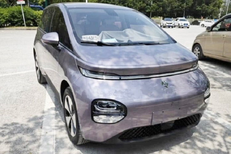 Gần đây, các thông tin nội bộ của Baojun, 1 thương hiệu con do liên doanh SAIC-GM-Wuling thành lập tại Trung Quốc đã được bật mí rằng, họ sắp cho ra mắt 1 chiếc xe điện hoàn toàn mới, mang tên gọi Baojun Yunduo 2024 mới vào tháng 8 này, trong khoảng giá 150.000 nhân dân tệ (tương đương 500 triệu đồng) đã nhận được nhiều sự quan tâm.