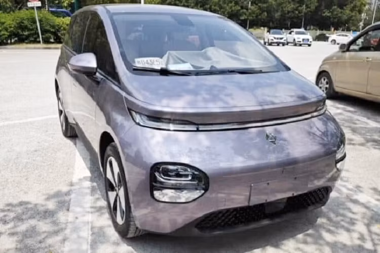 Gần đây, các thông tin nội bộ của Baojun, 1 thương hiệu con do liên doanh SAIC-GM-Wuling thành lập tại Trung Quốc đã được bật mí rằng, họ sắp cho ra mắt 1 chiếc xe điện hoàn toàn mới, mang tên gọi Baojun Yunduo 2024 mới vào tháng 8 này, trong khoảng giá 150.000 nhân dân tệ (tương đương 500 triệu đồng) đã nhận được nhiều sự quan tâm.