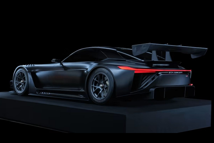 Theo Best Car, Lexus LFR hoàn toàn mới có thể sẽ ra mắt với động cơ hybrid, kết hợp động cơ V8 tăng áp kép 4.0L với mô-tơ điện và hệ dẫn động cầu sau để tạo ra công suất mạnh hơn 900 mã lực. Cả 2 mẫu xe nói trên đều có chung thiết kế kiểu coupe với mũi dài, nhọn, khoang lái nhỏ để tối ưu khí động học và dáng đứng rộng bề thế. 