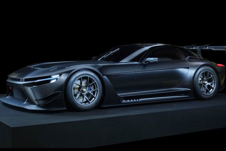 Giám đốc điều hành của Toyota ở châu Âu vừa qua đã xác nhận kế hoạch phát triển một phiên bản thương mại của mẫu xe concept Toyota GR GT3 được ra mắt vào năm ngoái, cùng với một phiên bản đường đua dành cho Le Mans. Dự kiến, đây sẽ là mẫu xe kế nhiệm của Lexus LFA V10 và có tên gọi là Lexus LFR 2024 mới.