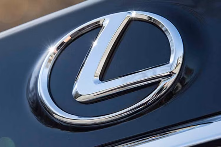 Như vậy, “hậu duệ” của LFA V10 sẽ có 2 phiên bản gồm bản thương mại được sản xuất với số lượng giới hạn và bản thuần đua để tham dự các giải đua quốc tế. Dự kiến, dòng xe mới này sẽ đeo logo của Lexus, nhưng nếu quá trình phát triển có thay đổi, chúng vẫn có thể chuyển sang đội hình Toyota. Dự kiến, siêu xe Lexus LFR 2024 sẽ bán ra vào 2025. 