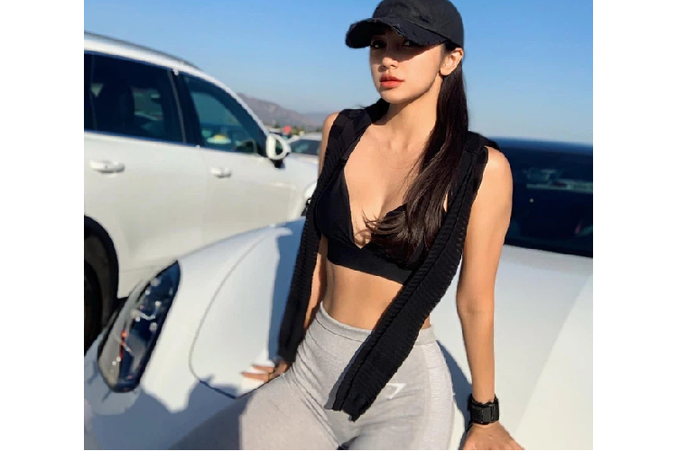 Chiếc siêu xe Lamborghini Aventador từng của Jessie Lương sử dụng được cho là đã được sang tay lại từ showroom của tay buôn siêu xe Phan Công Khanh vào năm 2022. Xe sở hữu động cơ V12, dung tích 6.5 lít, sản sinh công suất tối đa 700 mã lực và mô-men xoắn cực đại 690 Nm.