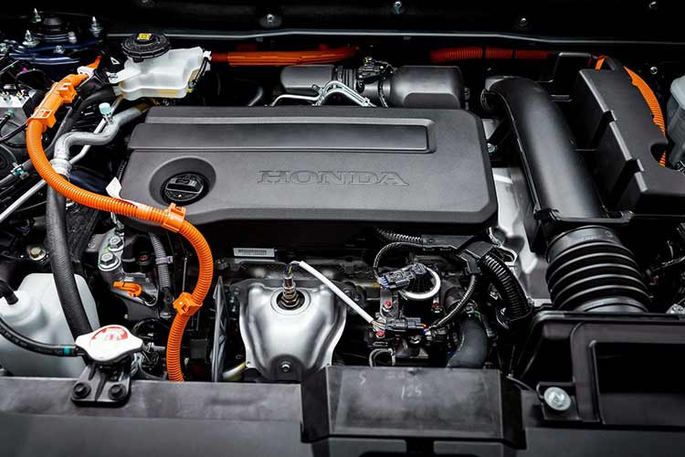 Không chỉ tiện nghi hơn, Honda CR-V 2024 tại Việt Nam còn có những tính năng an toàn như camera 360 độ, hệ thống quan sát làn đường LaneWatch và đèn pha mở rộng góc chiếu khi vào cua. Gói công nghệ an toàn chủ động Honda Sensing đương nhiên cũng không thể thiếu trên mẫu xe này.