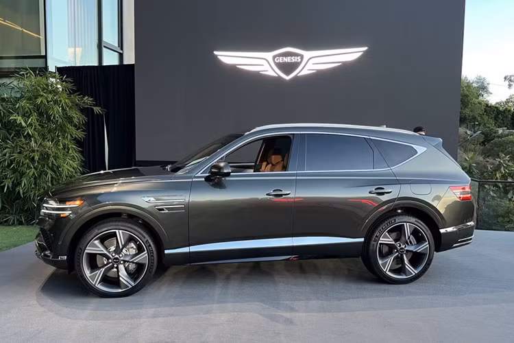 Không giống như một số mẫu SUV thể thao có sức mạnh yếu, mang đến cảm giác lái “nhạt nhẽo”, mẫu xe sang Genesis GV80 Coupe 2025 sẽ có sẵn hai hệ truyền động, bao gồm cả tùy chọn cao cấp, hứa hẹn mang đến trải nghiệm vô cùng phấn khích cho người dùng.