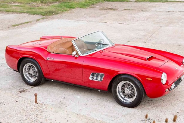  Ferrari 250 GT California SWB Spider thập niên 1960 Ferrari 250 GT California SWB Spider là một huyền thoại xe siêu hiếm trong giới sưu tập xe. Chỉ có 55 chiếc 250 GT được chế tạo từ năm 1953 đến năm 1964, bao gồm cả phiên bản xe đua.