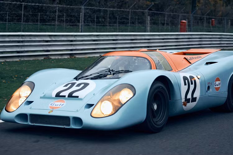 Porsche 917 được trang bị động cơ 12 xi-lanh và có thiết kế khí động học, tạo ra công suất tối đa 520 mã lực, với động cơ tăng áp có thể lên tới 1.500 mã lực. Đây là một điều khó tin ở giai đoạn 1960 - 1970.