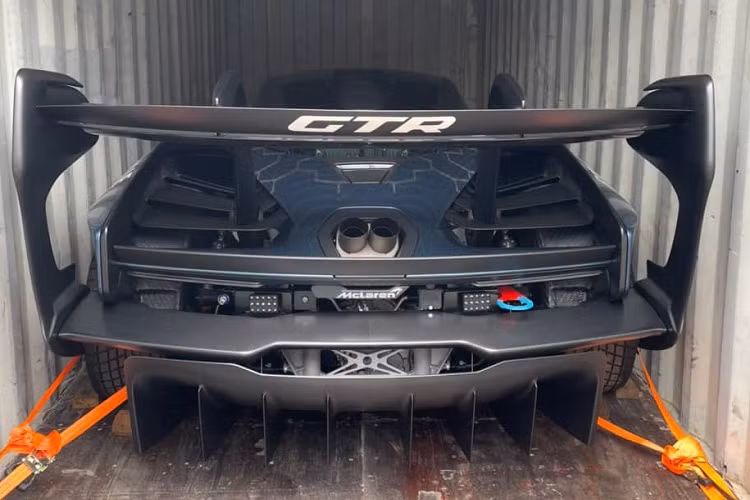 Ngay cả tại các nước khác, McLaren Senna GTR chỉ góp mặt trong các sự kiện trưng bày xe hay nếu muốn chạy, nó phải được mang vào đường đua. Siêu xe dành cho đường đua McLaren Senna GTR vẫn được trang bị động cơ V8, dung tích 4.0 lít, nhưng lại có công suất tối đa lên đến 814 mã lực, tăng 25 mã lực so với McLaren Senna.