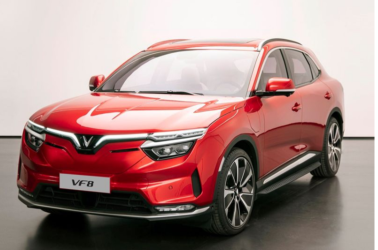 Phụ kiện đắt nhất đang được nhà sản xuất bán là bộ sạc di động, giá 14,298 triệu đồng. Theo thông tin từ hãng, bộ sạc này có công suất 3,5 Kw, có điện áp đầu vào 1 pha-230 VAC ± 10%.