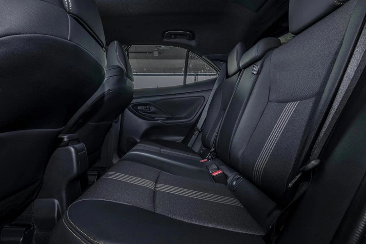 Hiện chưa rõ Toyota Yaris Cross sẽ được trang bị động cơ nào. Tuy nhiên, theo tin đồn, xe sẽ dùng 2 loại động cơ khác nhau. Đầu tiên là động cơ xăng 4 xi-lanh, DOHC, hút khí tự nhiên, dung tích 1.5L, đi kèm với hộp số tự động biến thiên vô cấp CVT và hệ dẫn động cầu trước, tương tự Toyota Vios 2023 tại Indonesia.