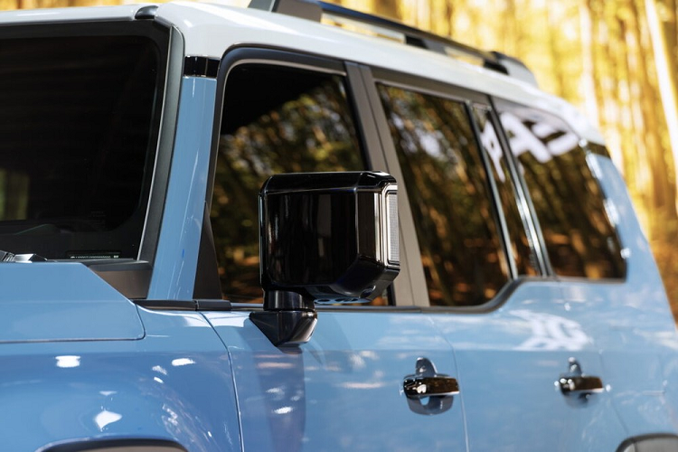 Nằm bên dưới nắp ca-pô của Toyota Land Cruiser Prado 2024 ở thị trường Mỹ là hệ truyền động hybrid có tên i-Force Max, tương tự xe bán tải Tacoma thế hệ mới.