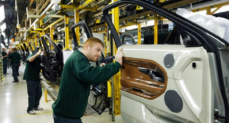 Nhan vien dai ly Land Rover nhan hon 10 trieu dong/1 gio sua xe-Hinh-2