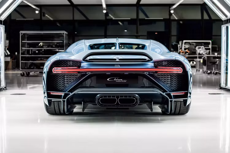 Tuy nhiên, mẫu hypercar này đã được đặt hàng quá nhanh khiến Bugatti quyết định hủy bỏ kế hoạch ra mắt Profilée, vốn đã được phát triển từ quý III/2020.