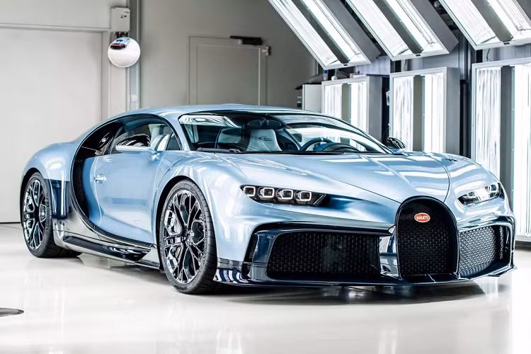 Sau một thời gian dài chờ đợi, cuối cùng Bugatti cũng đã hé lộ siêu phẩm mới nhất đến từ thương hiệu - Bugatti Chiron Profilée triệu đô và chỉ được sản xuất duy nhất 1 chiếc toàn cầu.