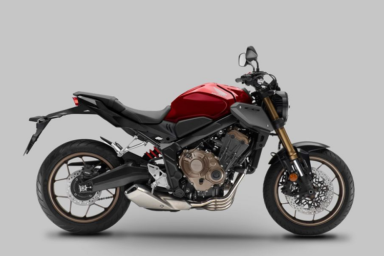 Về mẫu xe môtô naked-bike Honda CB650R 2023 - xe vẫn giữ phong cách thiết kế đặc trưng quen thuộc. Bên cạnh hai màu truyền thống là Xám đen và Đỏ đen xám, mẫu xe naked bike này được bổ sung màu đen tuyền xuyên suốt từ khung cho tới động cơ, thể hiện phong cách khác biệt.