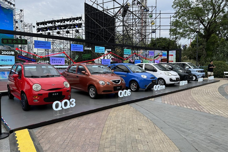 Chery QQ Ice Cream siêu rẻ "hạ đo ván" Wuling Hongguang Mini EV Chery QQ Ice Cream sieu re