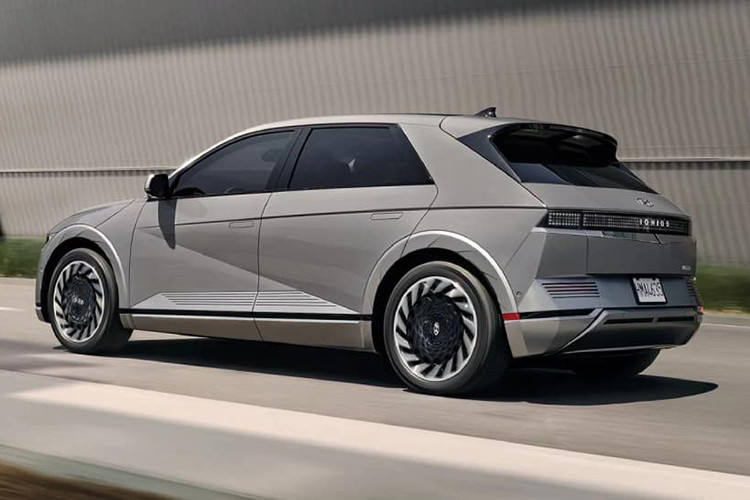 Bản nâng cấp giữa vòng đời của Hyundai Ioniq 5 chạy điện dự kiến sẽ được nâng cấp mạnh mẽ và sẽ được công bố chính thức khi ra mắt tại quê nhà Hàn Quốc vào năm sau.