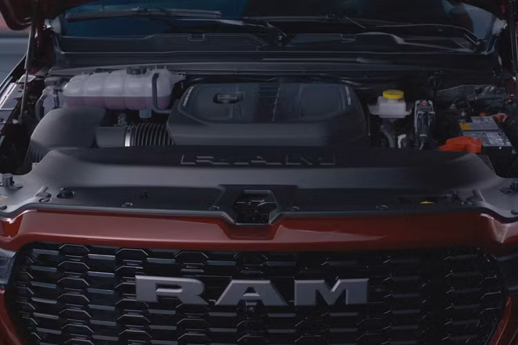 Hãng Ram cung cấp 2 biến thể của khối động cơ này, trong đó loại tiêu chuẩn đạt công suất 420 mã lực (313 kW hoặc 426 PS) cùng mô-men xoắn cực đại 623 Nm, còn lại là bản hiệu năng cao với thông số tương ứng lần lượt là 540 mã lực (403 kW hoặc 548 PS) và 706 Nm mô-men xoắn.