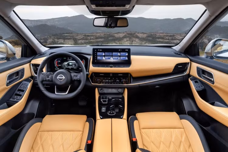 Mô-tơ điện này bổ sung 135 mã lực và 195 Nm cho xe. Sự kết hợp giữa động cơ xăng và mô-tơ điện mang đến khả năng tiết kiệm nhiên liệu ấn tượng cho mẫu SUV cỡ C này. Theo đó, xe chỉ tiêu thụ lượng xăng trung bình 19,7 km/lít (5,07 lít/100 km) với phiên bản dẫn động 1 cầu và 18,4 km/lít (5,4 lít/100 km) với phiên bản dẫn động 4 bánh.