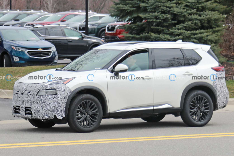 Theo một số tin đồn, mức giá xe Nissan X-Trail 2024 sẽ chính thức được công bố trong ngày ra mắt thị trường Mỹ tại triển lãm Ô tô Los Angeles 2023 diễn ra vào tháng sau.