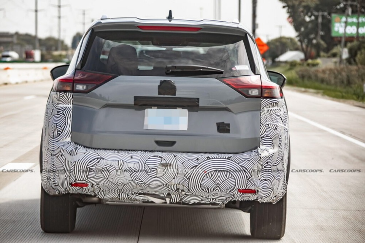 Ở phiên bản dẫn động 1 cầu, Nissan X-Trail e-Power dùng mô-tơ điện hoàn toàn mới có mã BM46, nằm trên cầu trước. Mô-tơ điện này sản sinh công suất tối đa 203 mã lực và mô-men xoắn cực đại 320 Nm. Ở phiên bản dẫn động 4 bánh toàn thời gian e-4orce, xe có thêm mô-tơ điện với mã MM48 nằm trên cầu sau.