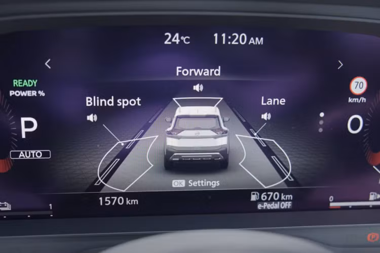 Trong khi đó, phiên bản hiện đang bán trên thị trường dùng động cơ xăng 4 xi-lanh, dung tích 1.5L với công suất tối đa 201 mã lực và mô-men xoắn cực đại 305 Nm. Động cơ này đồng hành với hộp số tự động biến thiên vô cấp Xtronic CVT. Ở những thị trường ngoài Mỹ, mẫu SUV cỡ C này dùng hệ truyền động hybrid có tên e-Power mới.