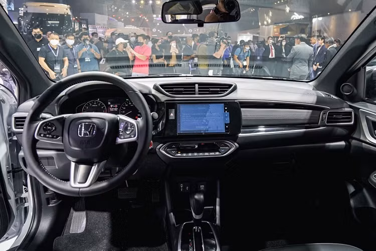 Với giá xe Honda BR-V 2023 được dự đoán, nó sẽ đắt gần nhất phân khúc MPV cỡ B, chỉ sau Kia Carens. Cụ thể, mức giá dự kiến này của Honda BR-V cao hơn Mitsubishi Xpander (555-658 triệu đồng), Suzuki XL7 (600-640 triệu đồng), Toyota Veloz Cross (658-698 triệu đồng) và Hyundai Stargazer (575-685 triệu đồng).