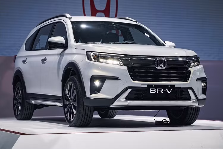 Trong thời gian qua, đã có không ít thông tin liên quan đến Honda BR-V 2023 mới - mẫu MPV cỡ B, đối thủ của Mitsubishi Xpander, Toyota Veloz Cross, Suzuki XL7 và Hyundai Stargazer tại Việt Nam. Tuy vậy, Honda Việt Nam chưa có động thái nào về tin tức trên trong khi mẫu xe này đã được giới thiệu tại nhiều thị trường Đông Nam Á khác.