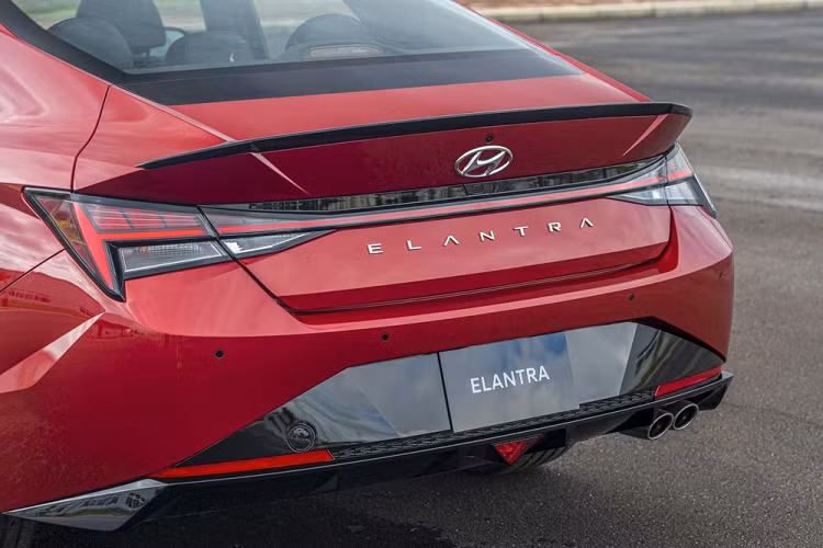 Như vậy, việc 2 dòng xe cấp cao của Hyundai Elantra 2023 là bản N-line và N đã có những thông tin sẽ sớm được bán chính hãng tại Trung Quốc, còn ở Việt Nam, chưa rõ khi nào Hyundai Elantra bản nâng cấp giữa vòng đời sẽ ra mắt.