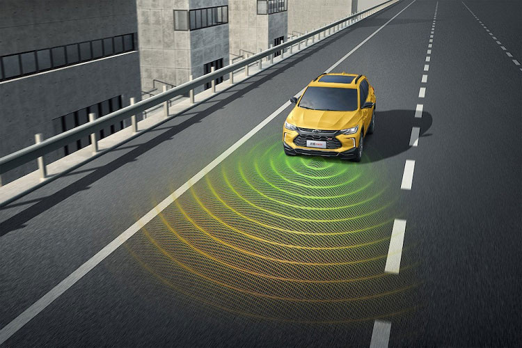 Động cơ kết hợp với hộp số biến thiên vô cấp CVT, nhờ đó cho phép xe Chevrolet Tracker RS 2023 có thể dễ dàng tăng tốc từ vị trí xuất phát lên 100 km/h chỉ trong thời gian 7,8 giây. Chevrolet Tracker RS 2023 sẽ được trang bị tiêu chuẩn hỗ trợ khởi hành ngang dốc HSA, phanh tay điện tử, đỗ xe tự động, vô-lăng đa chức năng…