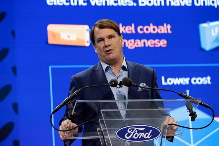 Ford coi Trung Quoc la doi thu lon nhat tren thi truong oto dien