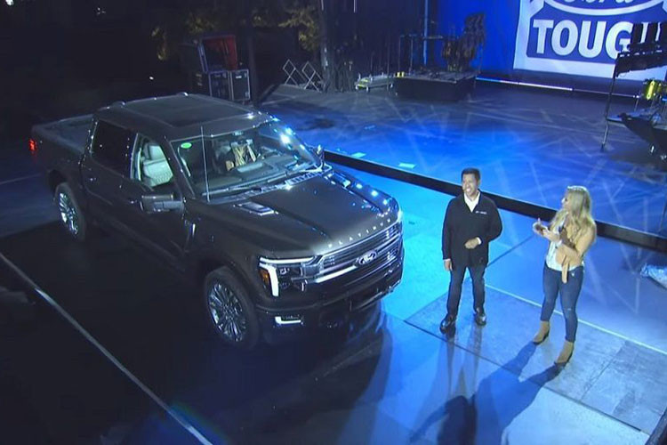 Động cơ mang đến sức kéo 6.123 kg và tải trọng tối đa 1.113 kg cho Ford F-150 2024. Hiện giá xe Ford F-150 2024 chưa được công bố. Xe sẽ được bán ra thị trường Bắc Mỹ vào đầu năm sau.