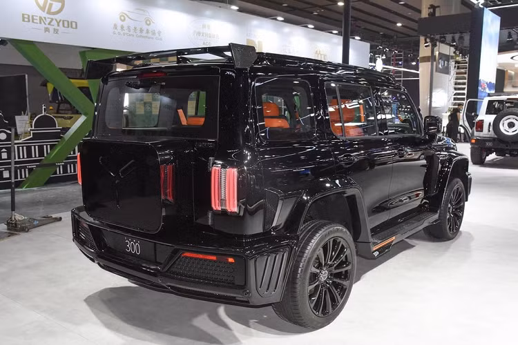 Thông báo ban đầu từ hãng xe Trung Quốc, chỉ có đúng 7.000 chiếc Tank 300 Cyber Knight được sản xuất dành cho thị trường trong nước, thời gian mở bán chia làm 2 đợt, các đợt này đều nhanh chóng có người xuống cọc trước, cho thấy, sức hấp dẫn của Tank 300 Cyber Knight không hề nhỏ.