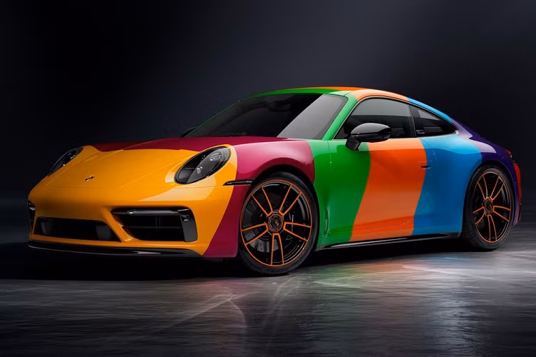 Cụ thể, Porsche đã mở đại lý chính hãng đầu tiên tại Thái Lan vào năm 1993 và năm 2023 này đánh dấu cột mốc 3 thập kỷ hãng xe Đức đã xuất hiện tại 1 trong những thị trường năng động, có tinh thần chơi xe Porsche ấn tượng nhất ở Asean.