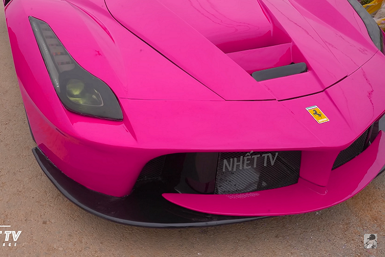 Ngay cả chuyên trang Carscoops cũng công nhận tay nghề của nhóm youtube này là giàu kinh nghiệm và là một bản sao tuyệt vời. Để hoàn thành chiếc xe này cả nhóm NHẾT TV đã mất hàng trăm giờ làm việc và kết quả nhận lại là một chiếc xe hoàn toàn có thể chạy được.