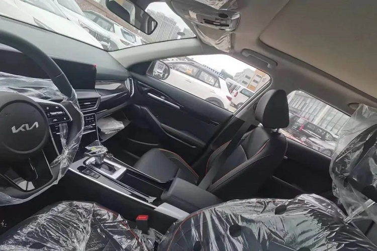 Hiện thông tin về động cơ của Kia Seltos 2023 ở thị trường Trung Quốc chưa được hé lộ. Trong khi đó, ở những thị trường khác, xe có 2 tùy chọn động cơ.